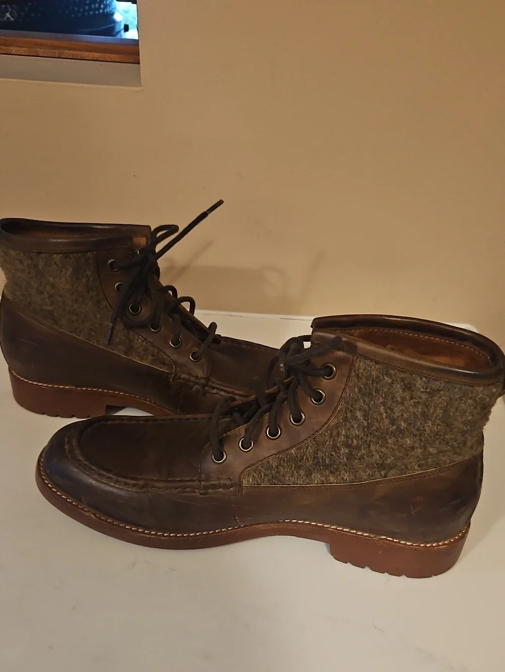 Warfield & Grand - Men's Leather Moc Toe Lace-Up Boot